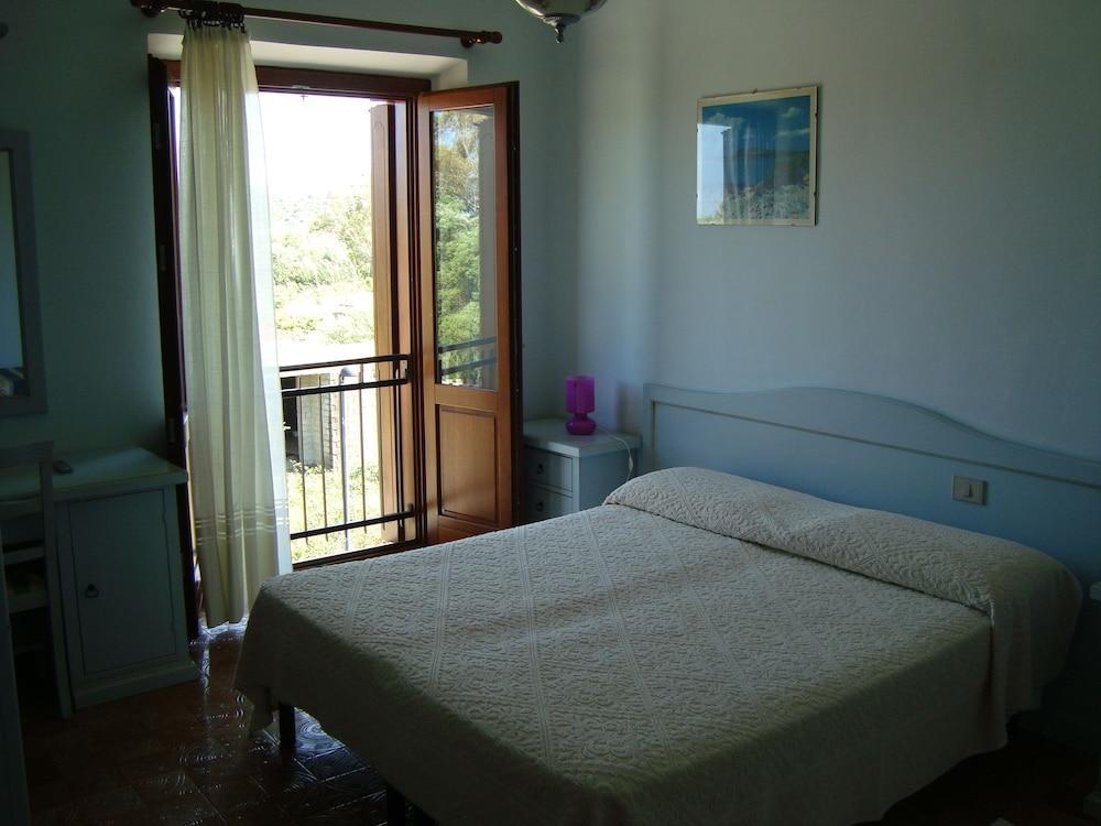 Sandalyon Hotel 3*